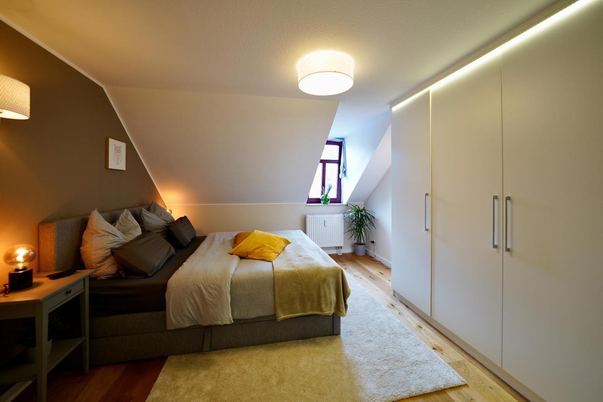 Edler Wohnraum Noble Stadtoase Mit Boxspringbett, Kaffeevollautomat & Parkplatz Zwickau Dış mekan fotoğraf
