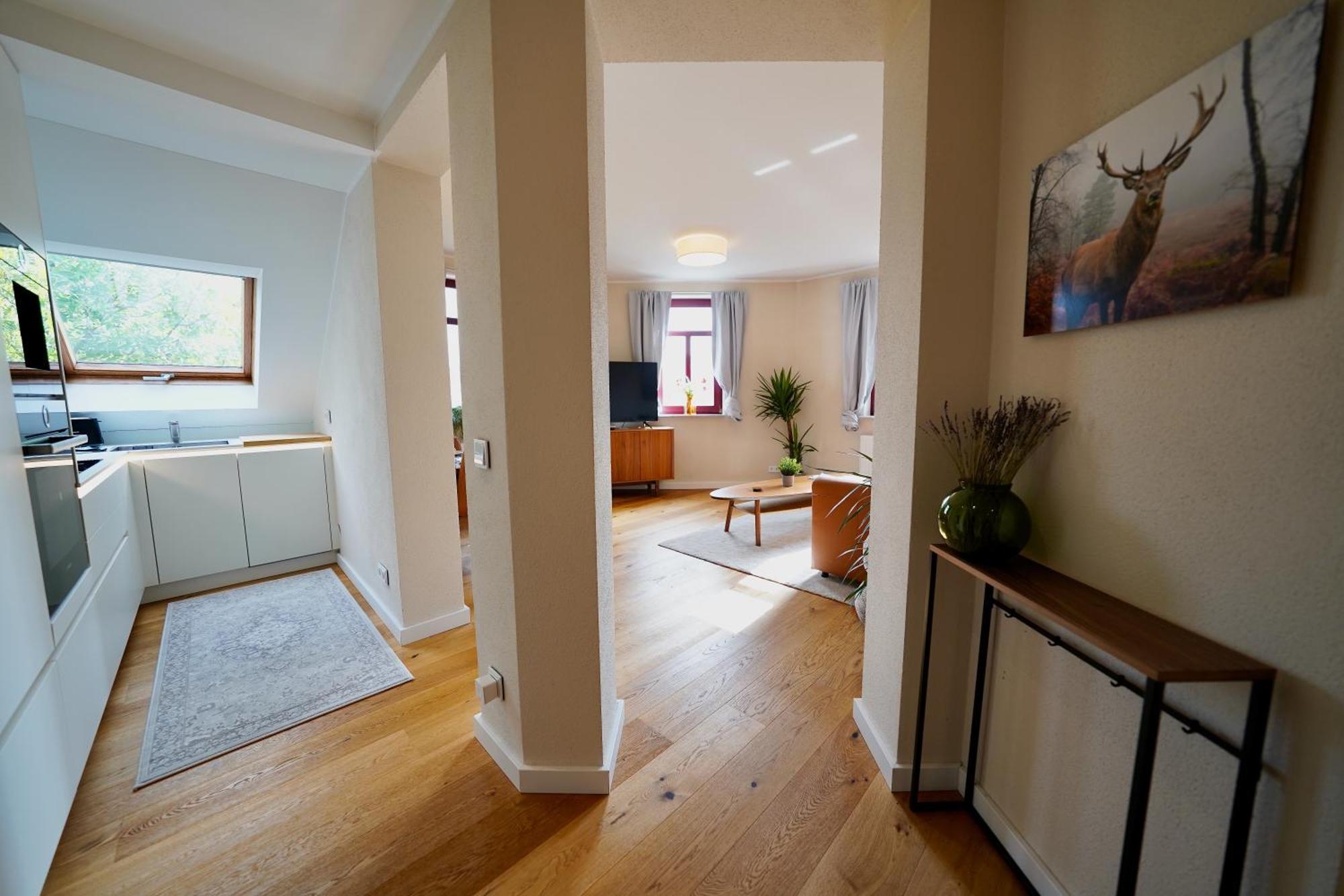 Edler Wohnraum Noble Stadtoase Mit Boxspringbett, Kaffeevollautomat & Parkplatz Zwickau Dış mekan fotoğraf