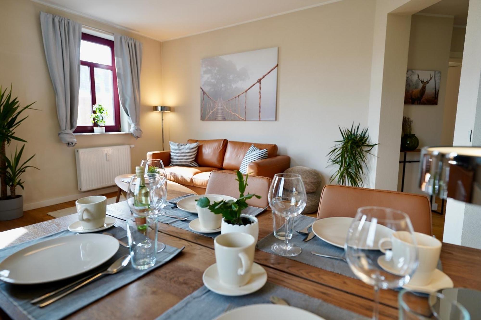 Edler Wohnraum Noble Stadtoase Mit Boxspringbett, Kaffeevollautomat & Parkplatz Zwickau Dış mekan fotoğraf